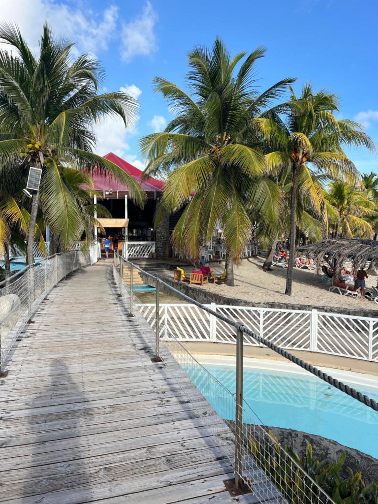 Studio Bord De Mer Avec Piscine - Le Manganao, Saint-Francois Экстерьер фото